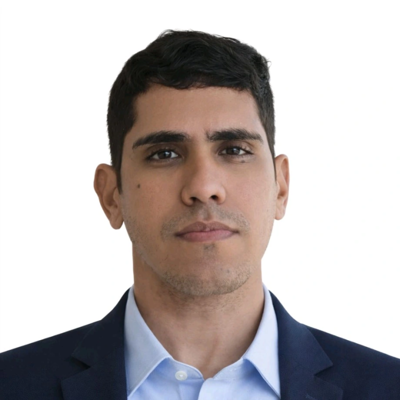 Yan Barros headshot